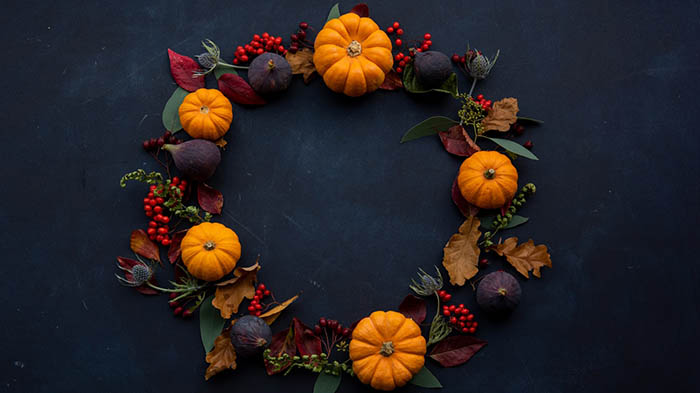 Autumn Pumpkin Leaf Wreath