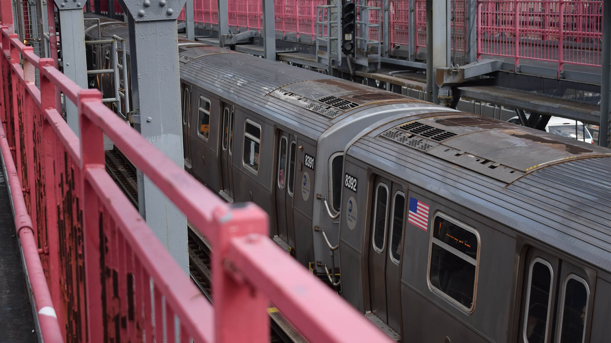 NYC subway moving through Williamsburg Bridge