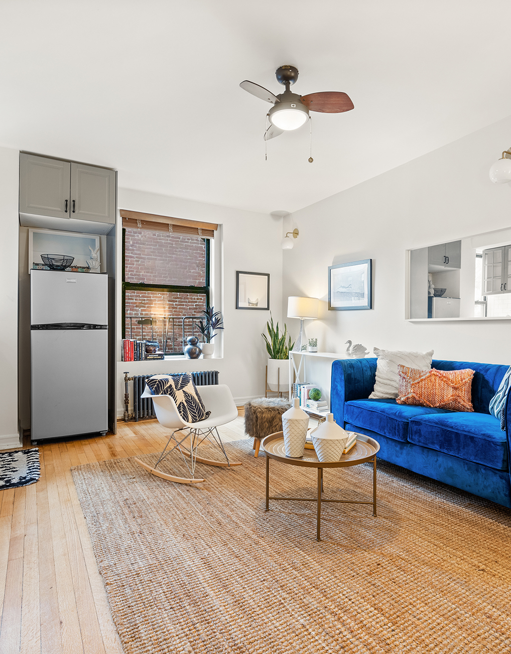 300 8th Ave