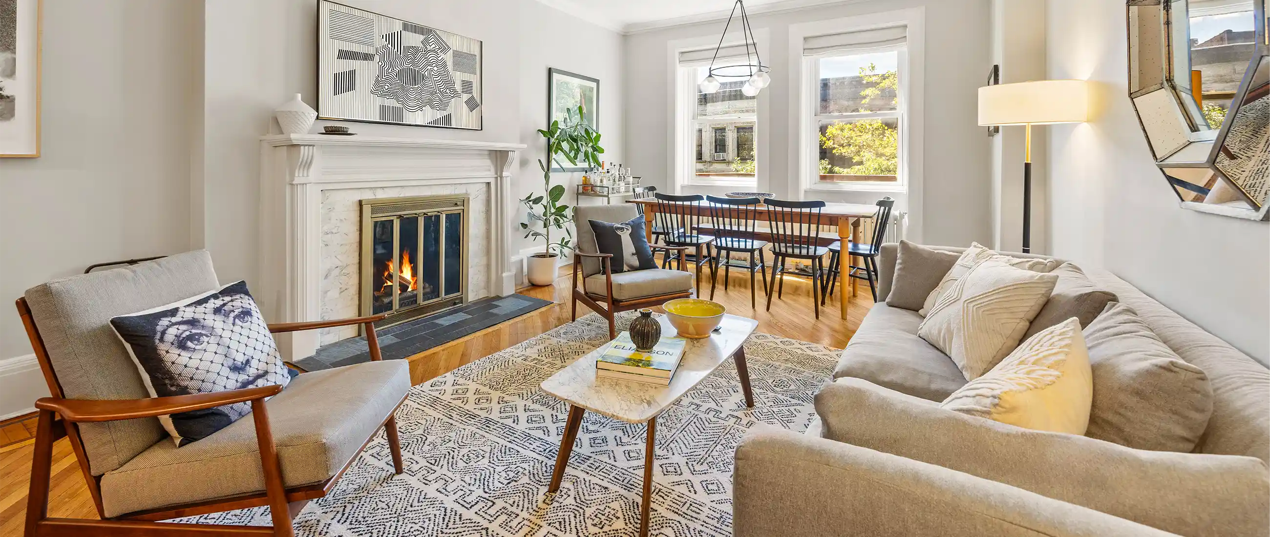Living room of 25 Montgomery Pl 3-2